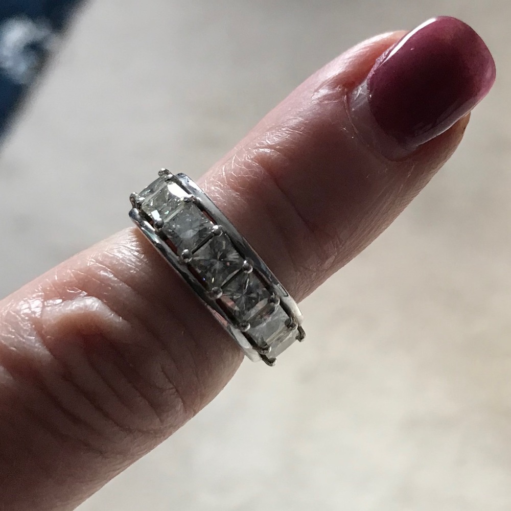 Moissanite band